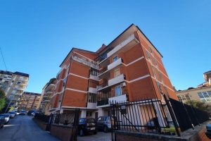 Appartamento in centro con p.auto e cantina