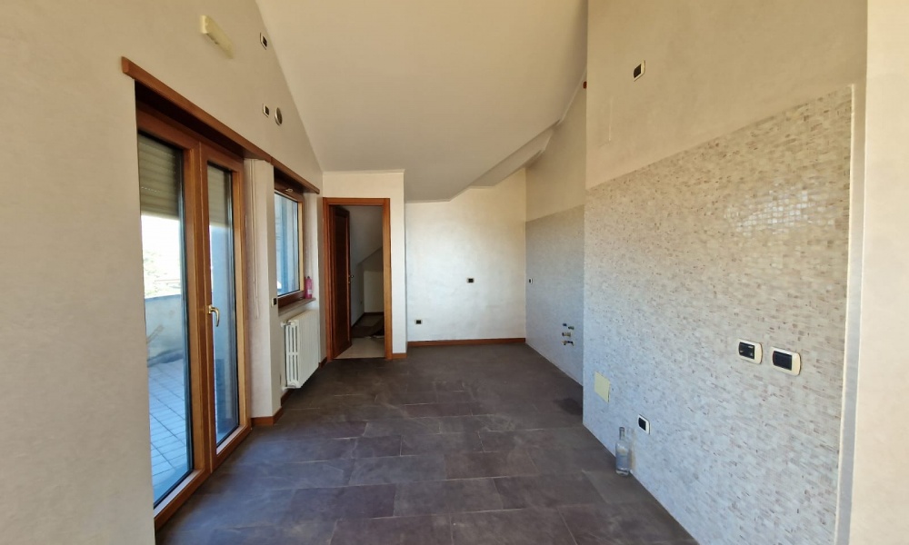 7 Rooms Rooms,Attico,In Vendita,1384