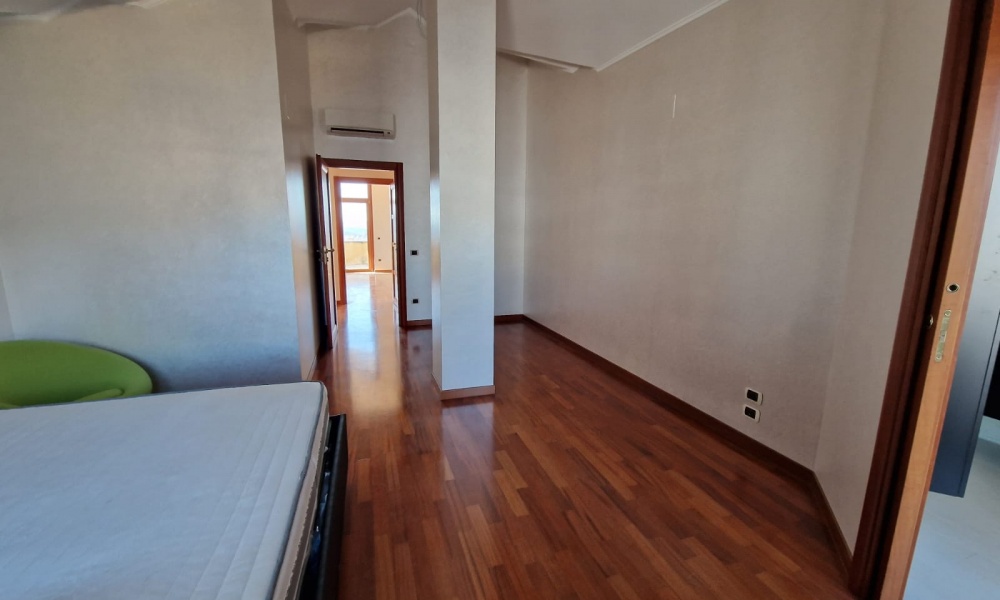 7 Rooms Rooms,Attico,In Vendita,1384