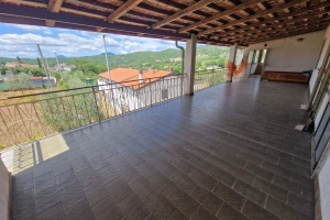 Appartamento INDIPENDENTE di 150 mq unico livello con ampio terrazzo