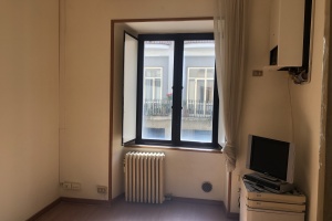 Appartamento su unico livello di 130 mq ca. con 3 ingressi in palazzot