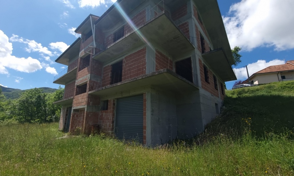 10 Rooms Rooms,Soluzione Indipendente,In Vendita,1445