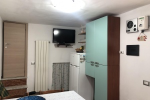 Soluzione indipendente ristrutturata con cantina 
