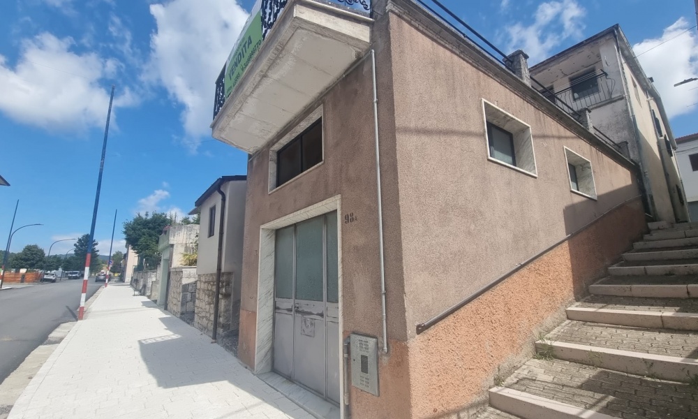 4 Rooms Rooms,Soluzione Indipendente,In Vendita,1450