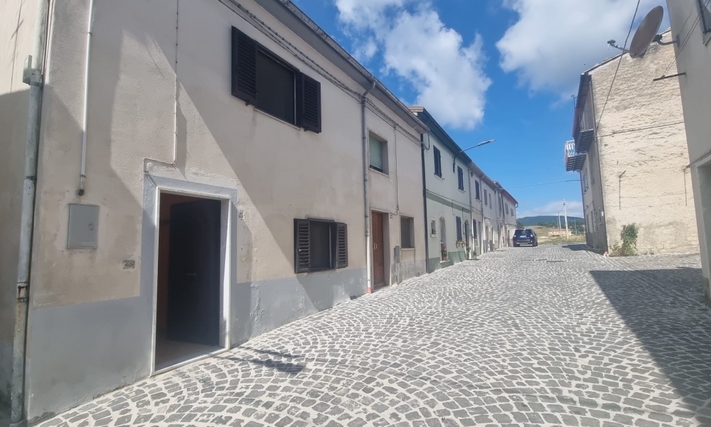 4 Rooms Rooms,Soluzione Indipendente,In Vendita,1450