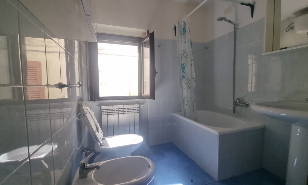 4 Rooms Rooms,Soluzione Indipendente,In Vendita,1450