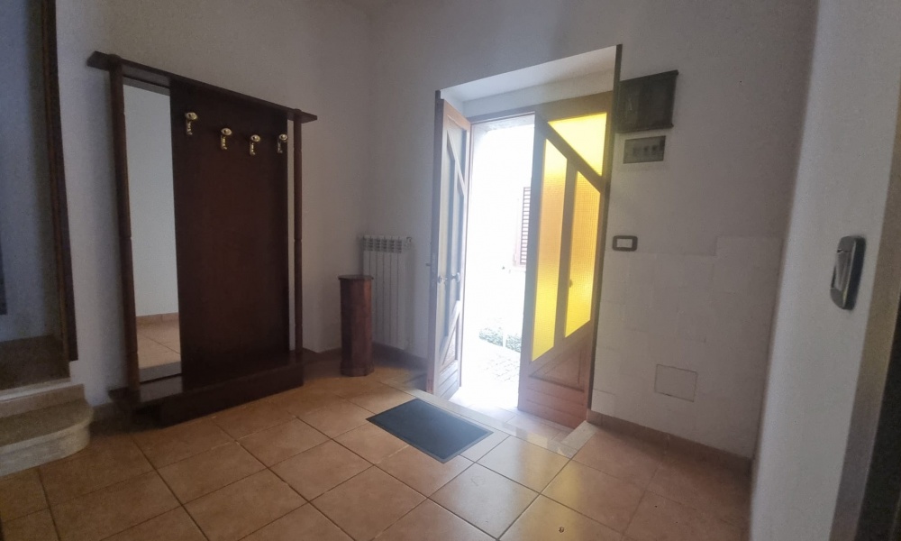 4 Rooms Rooms,Soluzione Indipendente,In Vendita,1450