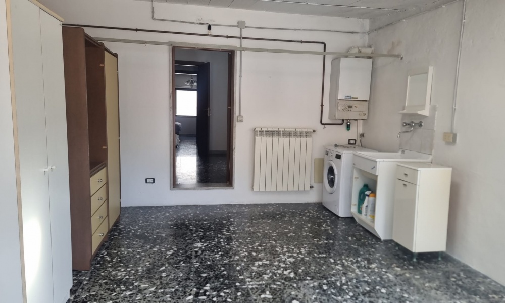 4 Rooms Rooms,Soluzione Indipendente,In Vendita,1450