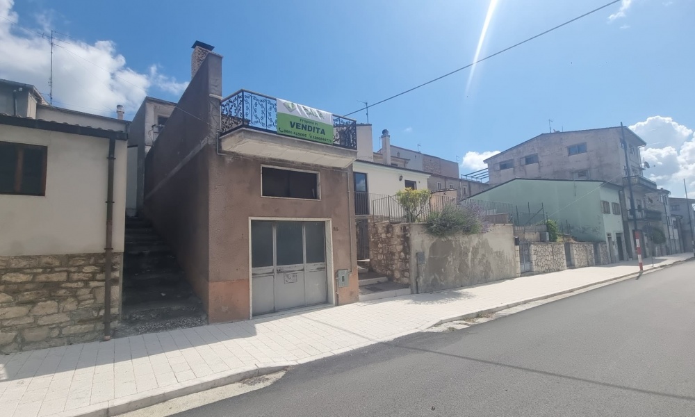 4 Rooms Rooms,Soluzione Indipendente,In Vendita,1450