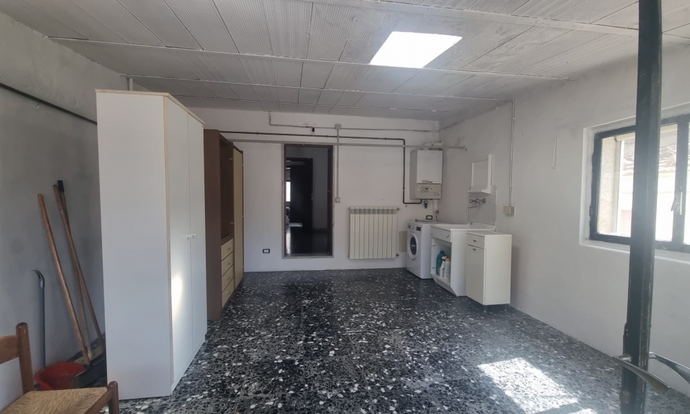 4 Rooms Rooms,Soluzione Indipendente,In Vendita,1450