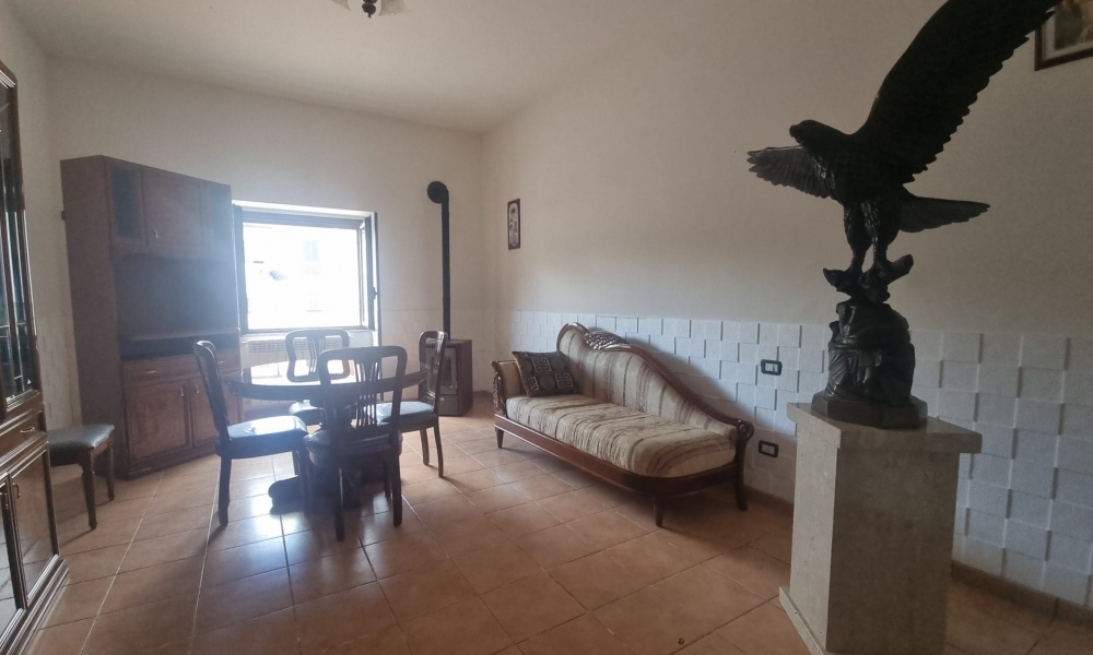 4 Rooms Rooms,Soluzione Indipendente,In Vendita,1450