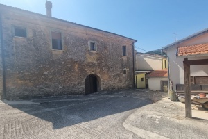 A pochi minuti dal santuario di Castelpetroso