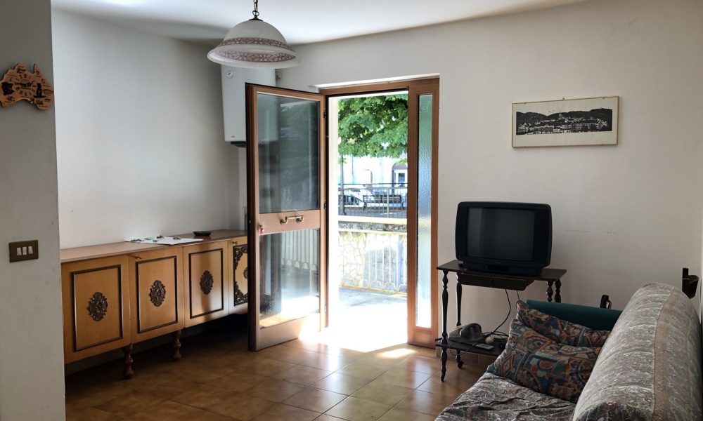 6 Rooms Rooms,Soluzione Indipendente,In Vendita,1463