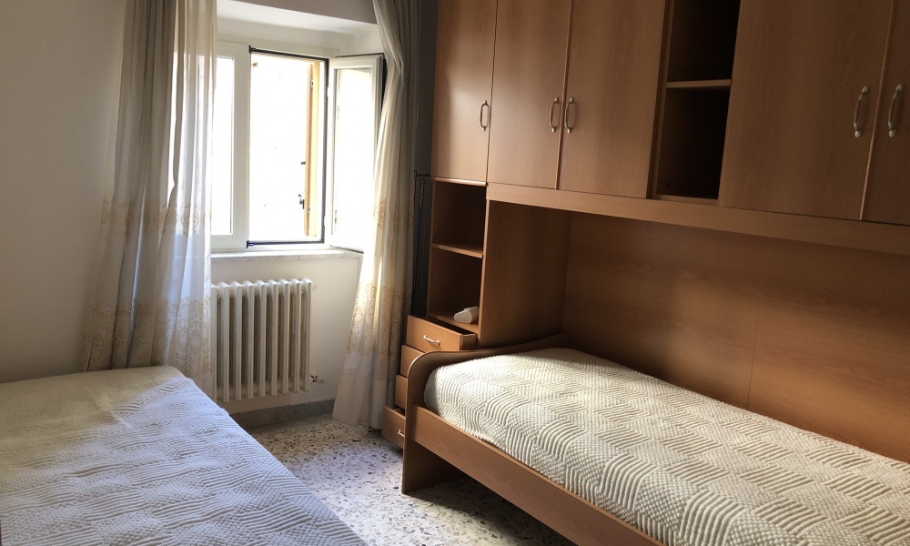 6 Rooms Rooms,Soluzione Indipendente,In Vendita,1463