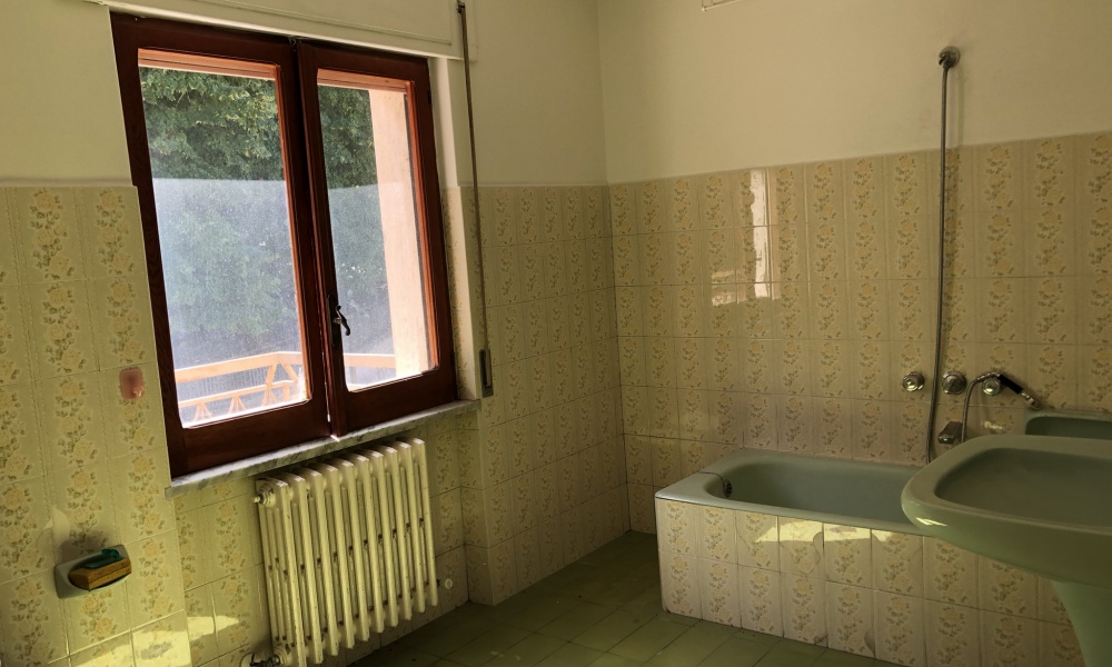 6 Rooms Rooms,Soluzione Indipendente,In Vendita,1463