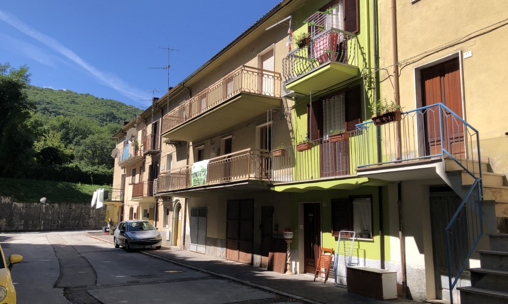 6 Rooms Rooms,Soluzione Indipendente,In Vendita,1463