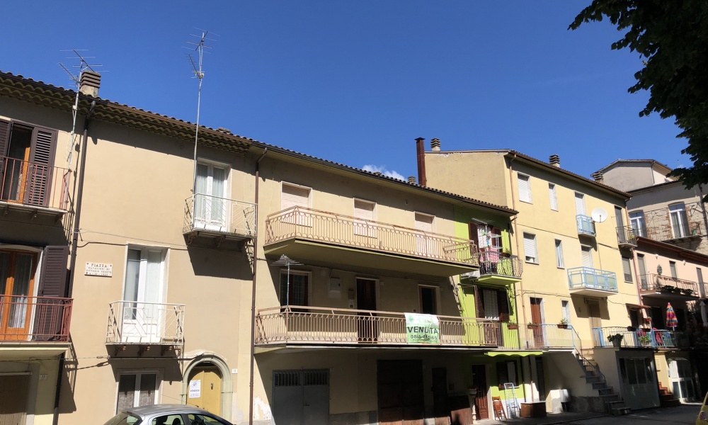 6 Rooms Rooms,Soluzione Indipendente,In Vendita,1463