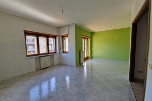 Appartamento parzialmente ristrutturato con garage