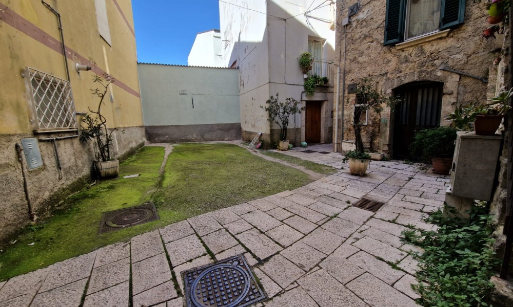 3 Rooms Rooms,Soluzione Indipendente,In Vendita,1470