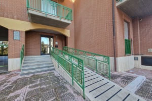 Appartamento RECENTE in centro con posto auto chiuso