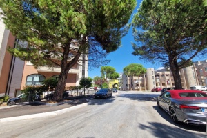 Locale Commerciale Frazionabile a Isernia fino a 220 mq Totali